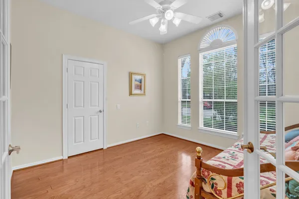 Property Slideshow image 3 of 43 | 44 windsor bridge dr, Conroe, TX, 77384