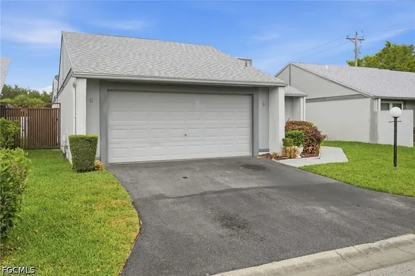 Property Slideshow image 2 of 39 | 18441 orangecrest ct, Lehigh Acres, FL, 33936