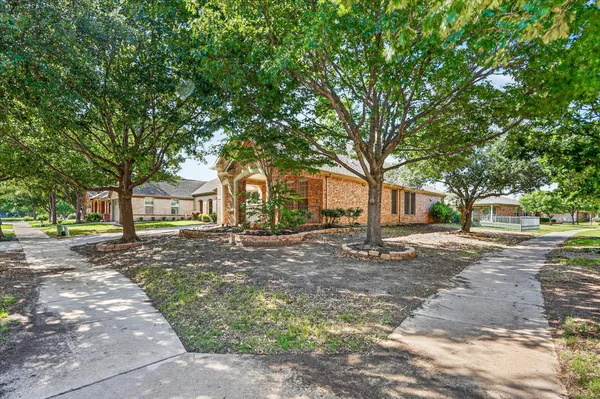 Property Slideshow image 2 of 40 | 528 birch valley ct, Frisco, TX, 75036