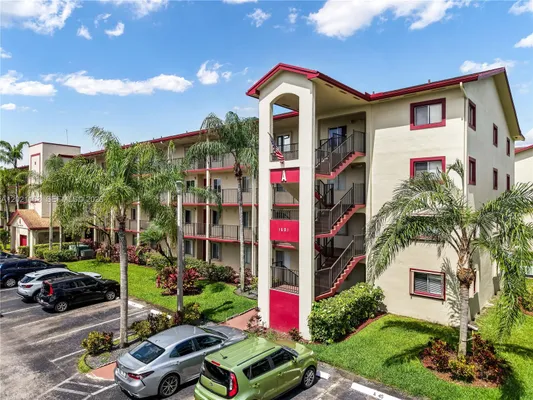 Property Slideshow image 2 of 42 | 1601 sw 128th ter 112a, Pembroke Pines, FL, 33027