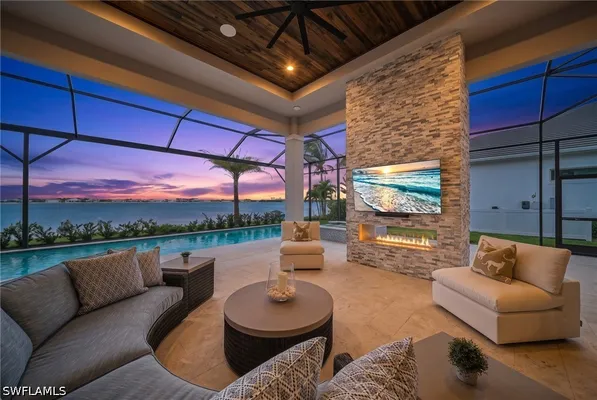 Property Slideshow image 2 of 52 | 11441 canal grande dr, Fort Myers, FL, 33913
