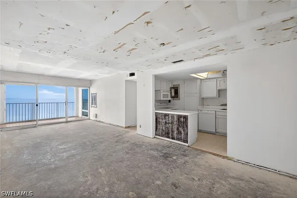 Property Slideshow image 2 of 13 | 3443 gulf shore blvd 607, Naples, FL, 34103