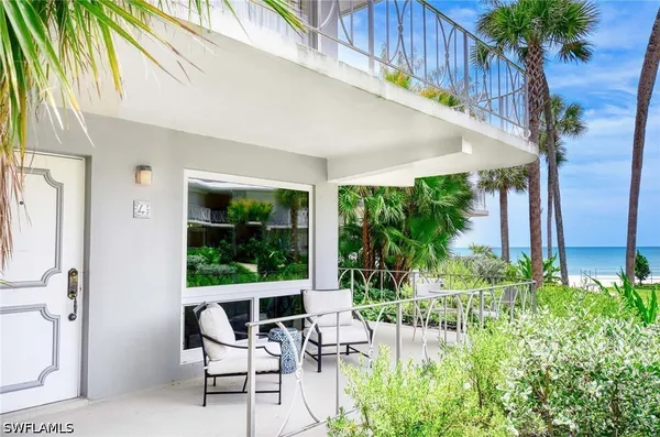 Property Slideshow image 2 of 42 | 1851 gulf shore blvd 4, Naples, FL, 34102