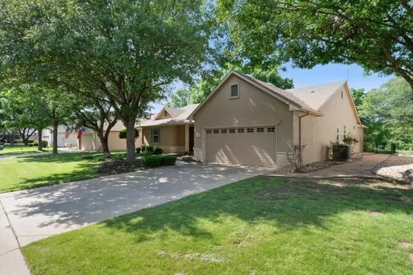 Property Slideshow image 3 of 30 | 126 trail rider way, Georgetown, TX, 78633