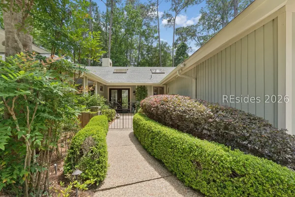 Property Slideshow image 2 of 45 | 4 hickory forest dr, Hilton Head Island, SC, 29926