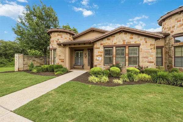 Property Slideshow image 2 of 33 | 104 rivalto cir 1, Lakeway, TX, 78734
