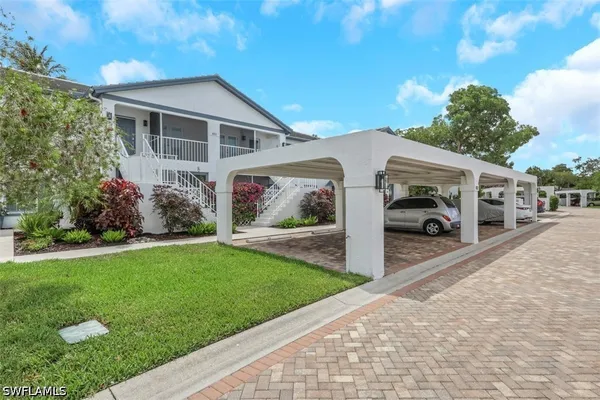 Property Slideshow image 2 of 18 | 832 tanbark dr 105, Naples, FL, 34108