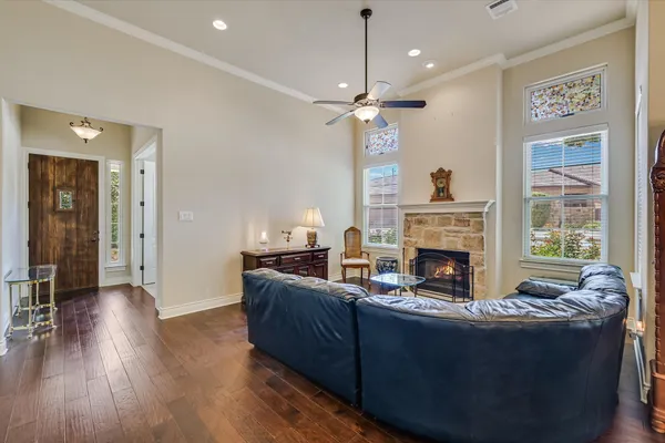 Property Slideshow image 3 of 34 | 103 rivalto cir 1, Lakeway, TX, 78734