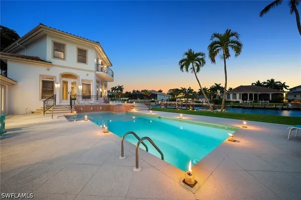 Property Slideshow image 3 of 14 | 350 bow line bnd, Naples, FL, 34103
