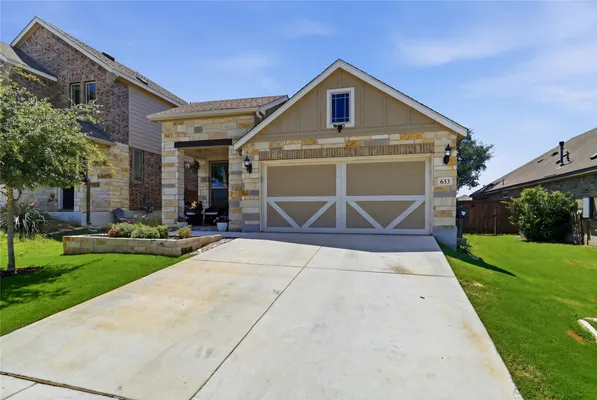 Property Slideshow image 3 of 25 | 633 jaboncillo st, New Braunfels, TX, 78132