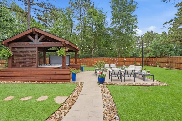 Property Slideshow image 3 of 42 | 113 sundrop ridge ct, Montgomery, TX, 77316