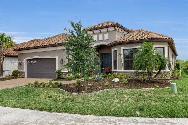 Property Slideshow image 2 of 33 | 5618 caserta ct, Bradenton, FL, 34221