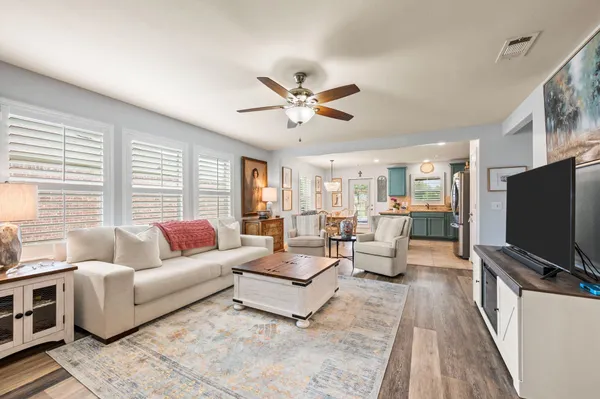 Property Slideshow image 3 of 39 | 7422 sage valley ln, Frisco, TX, 75036