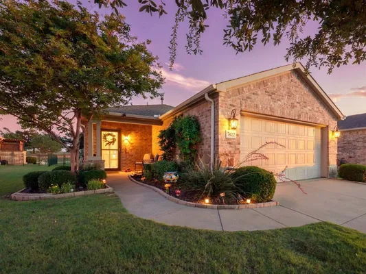 Property Slideshow image 3 of 42 | 7422 sage valley ln, Frisco, TX, 75036