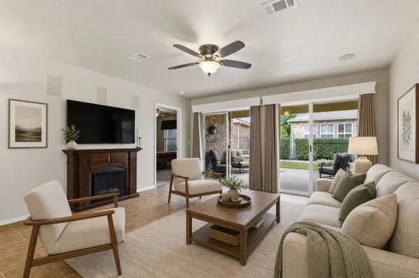 Property Slideshow image 3 of 40 | 7975 estancia dr, Frisco, TX, 75036