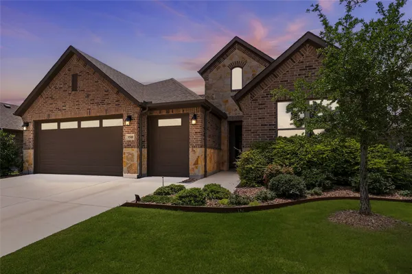 Property Slideshow image 2 of 29 | 9500 claridge dr, Denton, TX, 76207