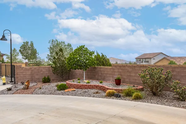 Property Slideshow image 3 of 35 | 9100 falls creek trl, Albuquerque, NM, 87120