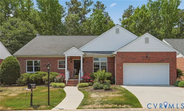 Property Slideshow image 2 of 27 | 5913 village lake ct, Chesterfield, VA, 23234