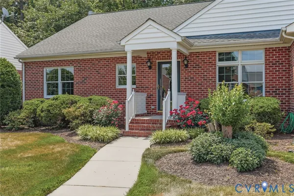 Property Slideshow image 3 of 27 | 5913 village lake ct, Chesterfield, VA, 23234