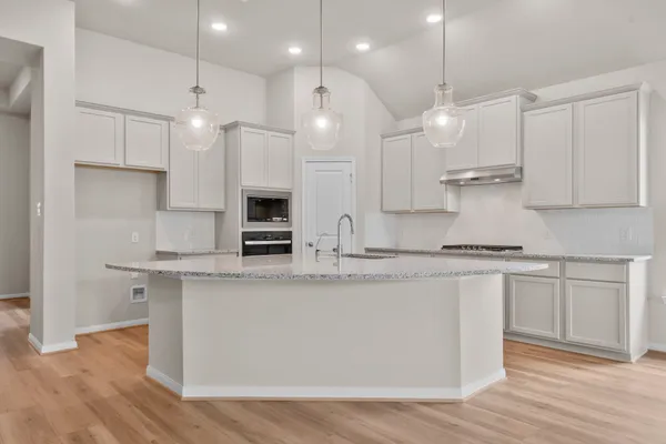 Property Slideshow image 3 of 32 | 26063 peacetree ln, Montgomery, TX, 77316
