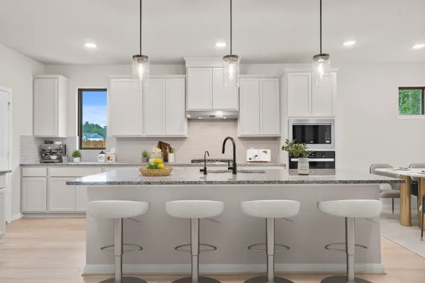 Property Slideshow image 2 of 31 | 26147 treetop terrace ln, Montgomery, TX, 77316