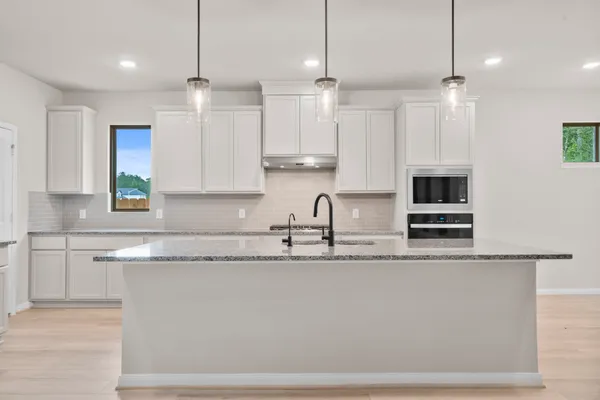 Property Slideshow image 3 of 31 | 26147 treetop terrace ln, Montgomery, TX, 77316