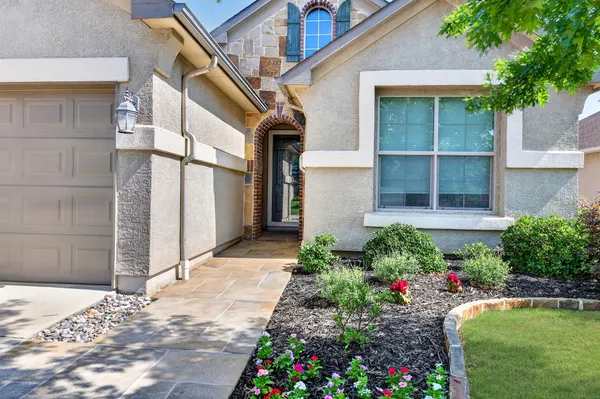 Property Slideshow image 2 of 17 | 9508 rivercrest dr, Denton, TX, 76207