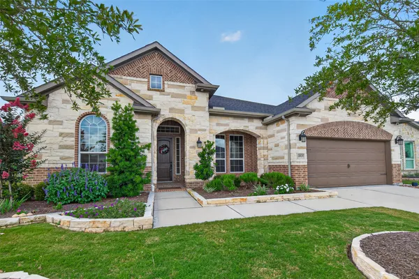 Property Slideshow image 2 of 45 | 28929 autumn shore dr, Fulshear, TX, 77441