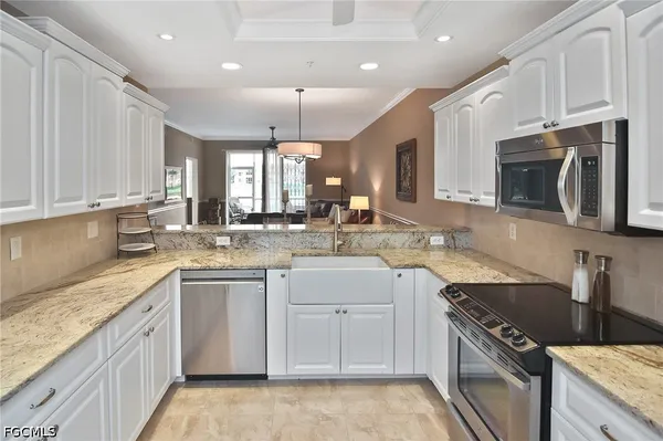 Property Slideshow image 3 of 50 | 8099 queen palm ln 212, Fort Myers, FL, 33966