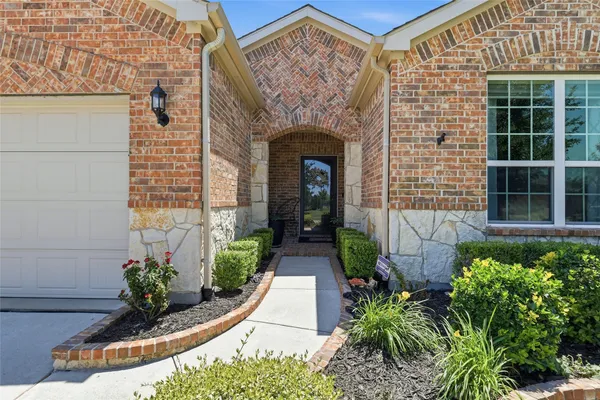 Property Slideshow image 2 of 22 | 2275 brookdale dr, Frisco, TX, 75036