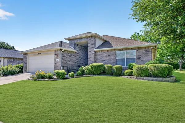 Property Slideshow image 2 of 26 | 9605 rosewood dr, Denton, TX, 76207