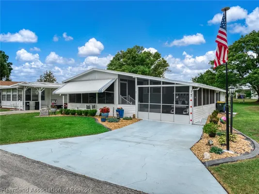 Property Slideshow image 3 of 44 | 17 venetian pkwy, Lake Placid, FL, 33852