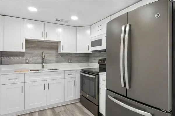 Property Slideshow image 2 of 25 | 13455 sw 9th ct 314j, Pembroke Pines, FL, 33027