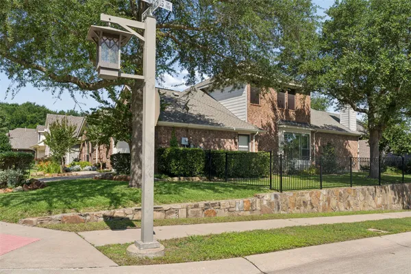 Property Slideshow image 2 of 40 | 704 scenic ranch cir, Fairview, TX, 75069