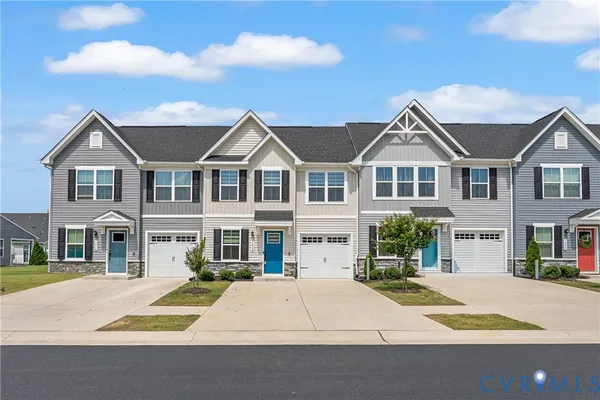 Property Slideshow image 2 of 64 | 7213 lyon taylor ln, New Kent, VA, 23124