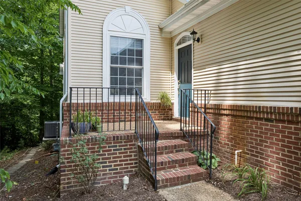 Property Slideshow image 3 of 44 | 6901 valley grn, Williamsburg, VA, 23188