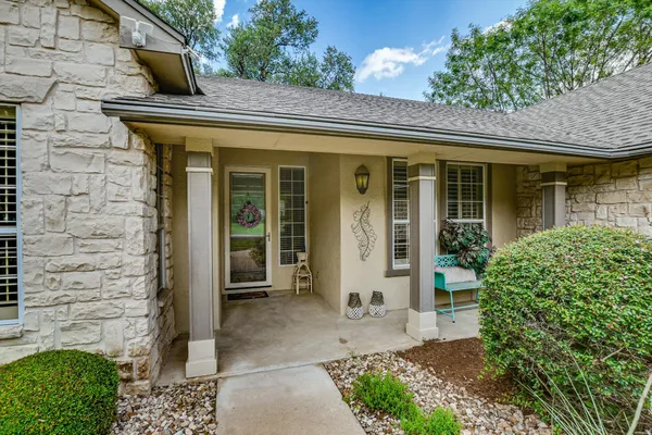 Property Slideshow image 3 of 29 | 106 nighthawk way, Georgetown, TX, 78633