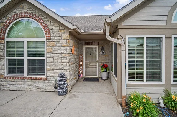 Property Slideshow image 2 of 38 | 3337 greenburn rd, Beavercreek, OH, 45434