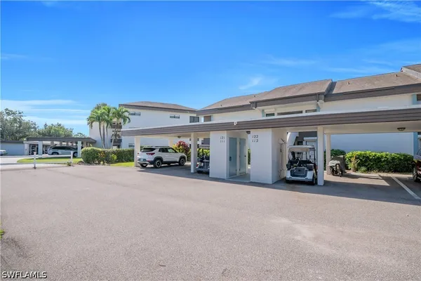 Property Slideshow image 2 of 50 | 5790 trailwinds dr 111, Fort Myers, FL, 33907