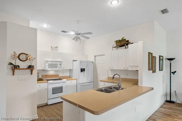 Property Slideshow image 2 of 38 | 2055 ashley oaks cir, Sebring, FL, 33870