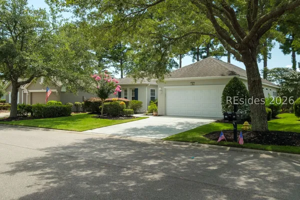 Property Slideshow image 2 of 23 | 124 hampton cir, Bluffton, SC, 29909