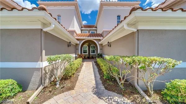 Property Slideshow image 2 of 50 | 10230 glastonbury cir 202, Fort Myers, FL, 33913