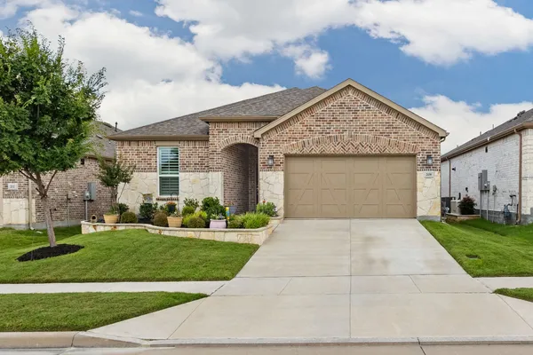 Property Slideshow image 2 of 39 | 208 long pines dr, Mckinney, TX, 75071