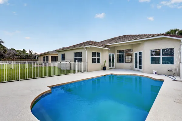 Property Slideshow image 3 of 64 | 505 sw lake manatee way, Port Saint Lucie, FL, 34986