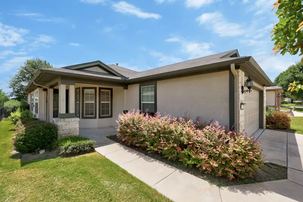 Property Slideshow image 2 of 26 | 522 salt creek ln, Georgetown, TX, 78633