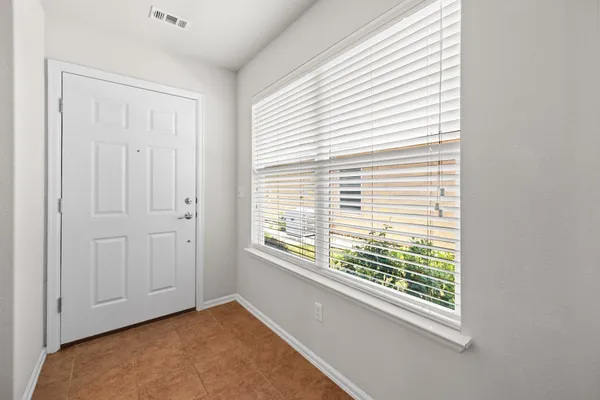 Property Slideshow image 3 of 26 | 522 salt creek ln, Georgetown, TX, 78633