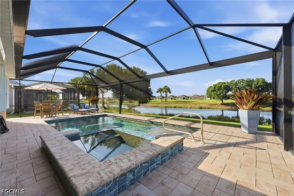 Property Slideshow image 2 of 40 | 3236 magnolia landing ln, North Fort Myers, FL, 33917