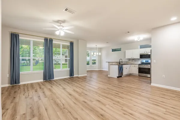 Property Slideshow image 2 of 29 | 137 trail rider way, Georgetown, TX, 78633
