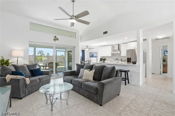 Property Slideshow image 2 of 41 | 132 bordeaux cir, Naples, FL, 34112