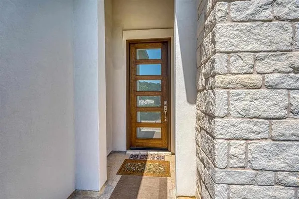 Property Slideshow image 3 of 36 | 110 delfino pl, Horseshoe Bay, TX, 78657